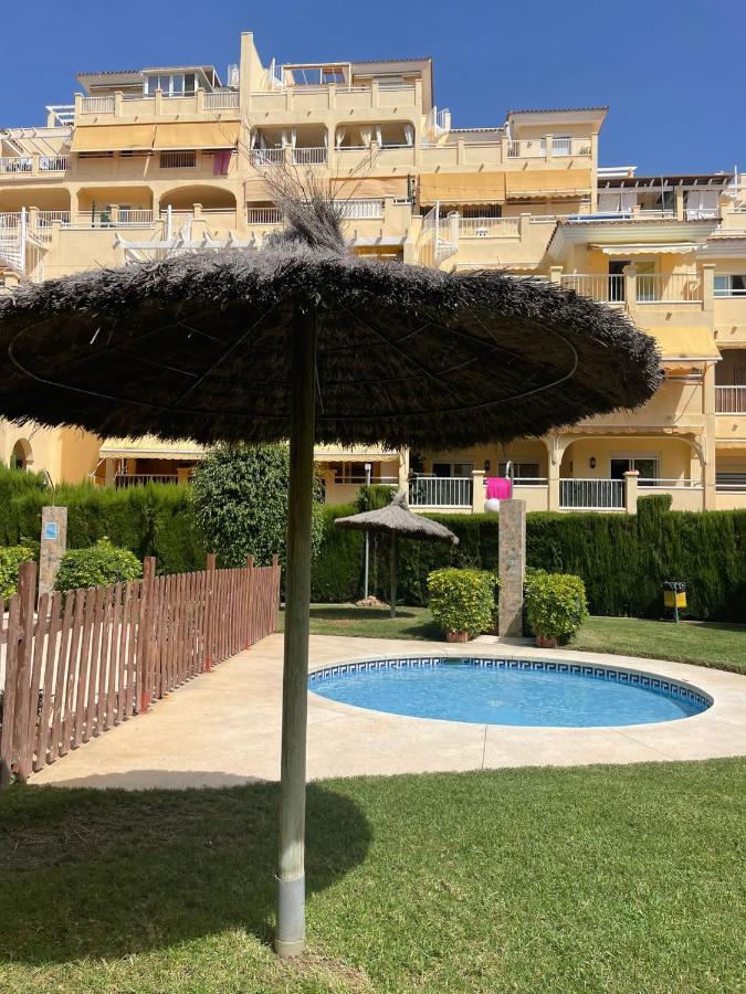 Room With Sea And Mountain Views Habitacion En Piso Compartido Para 1 O 2 Personas Benalmadena Exterior photo